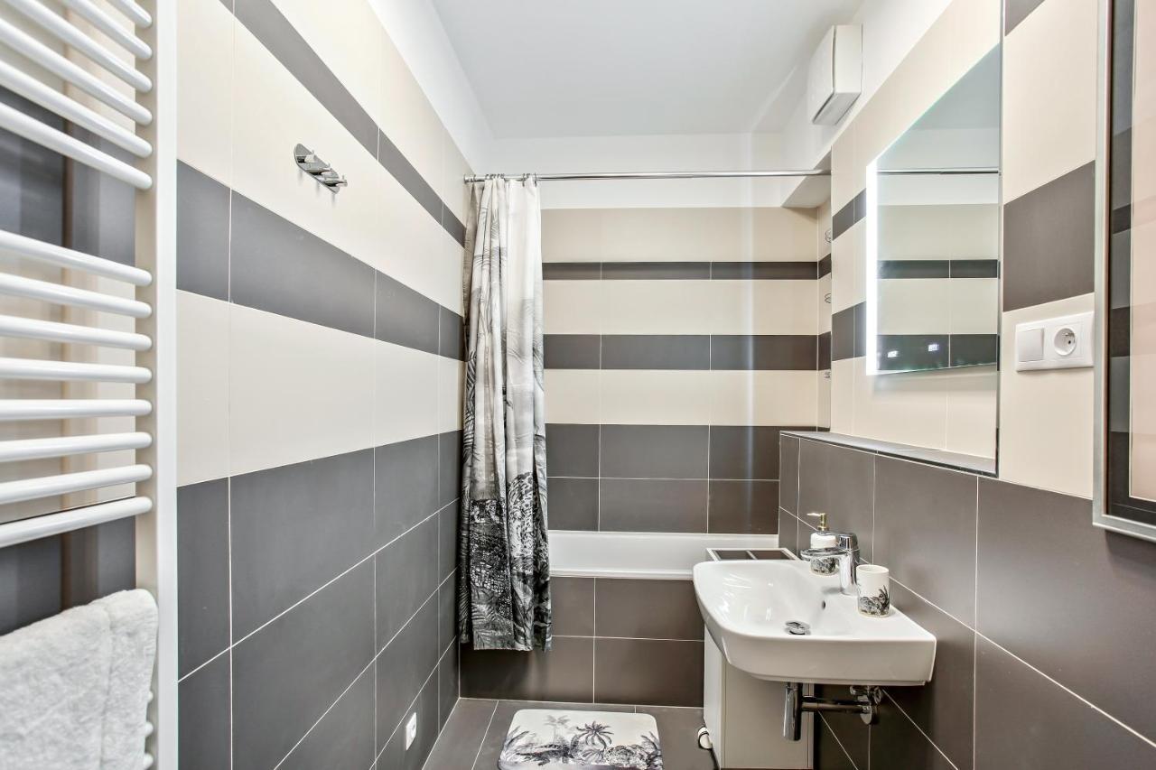 Newly Opened, Designer Opera * Praga